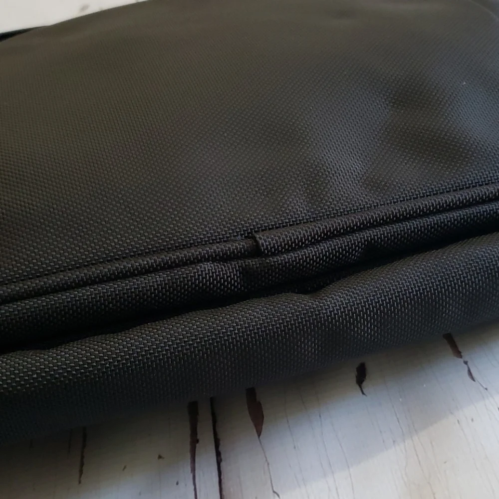 Lap top messenger bag black swissgear